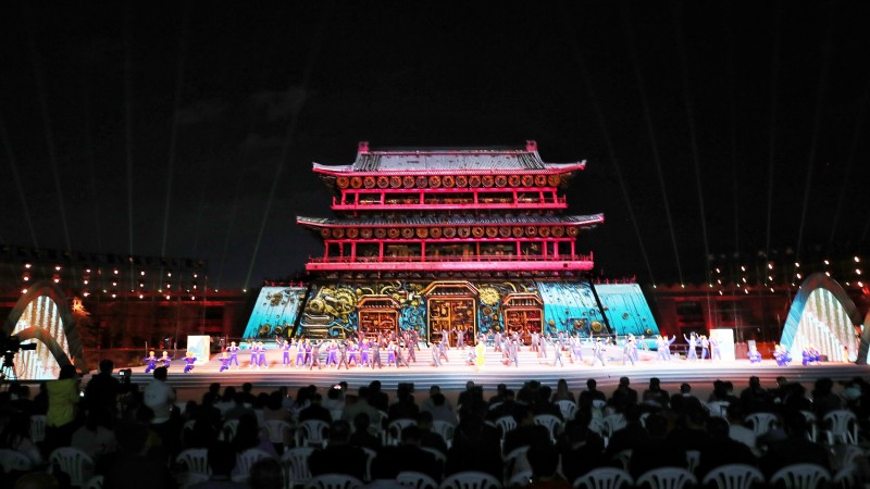 第二十届庆阳香包民俗文化节启幕 “大塬长歌”震撼上演