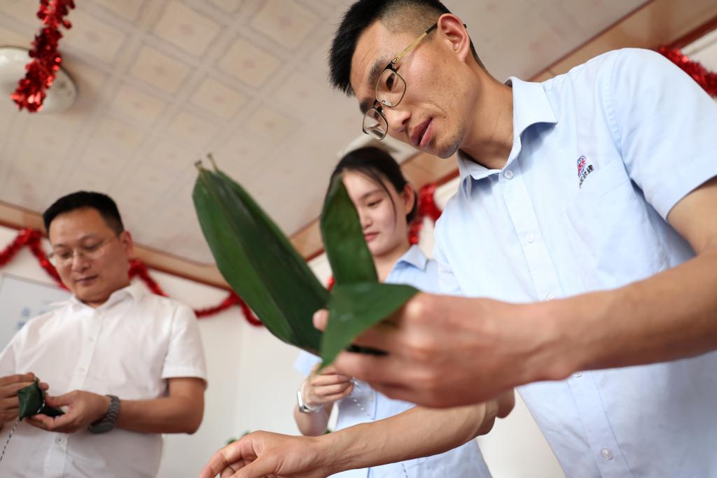 工地粽飘香  民俗迎端午