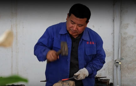 “河”处相逢 | 守艺人·千锤百炼淬光阴 