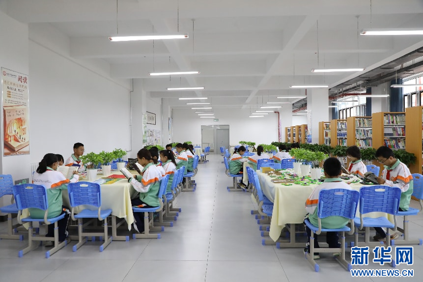 “河”衷共济七十载从稚嫩童音到青春拔节-新华网(图5)